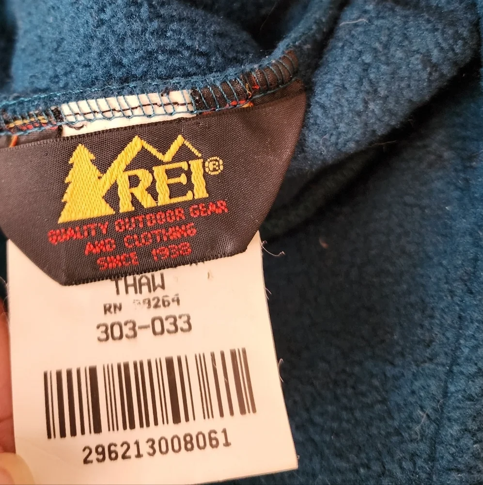 REI Blue Green Hat Ties Under Chin Mitten set Plush Polyester